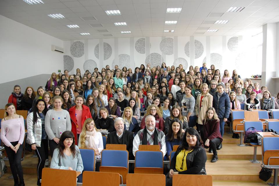 43378272_10217959410716331_4876097021351559168_n